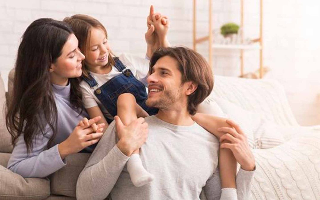 Descubre las claves para encontrar la felicidad en tu entorno familiar y cercano