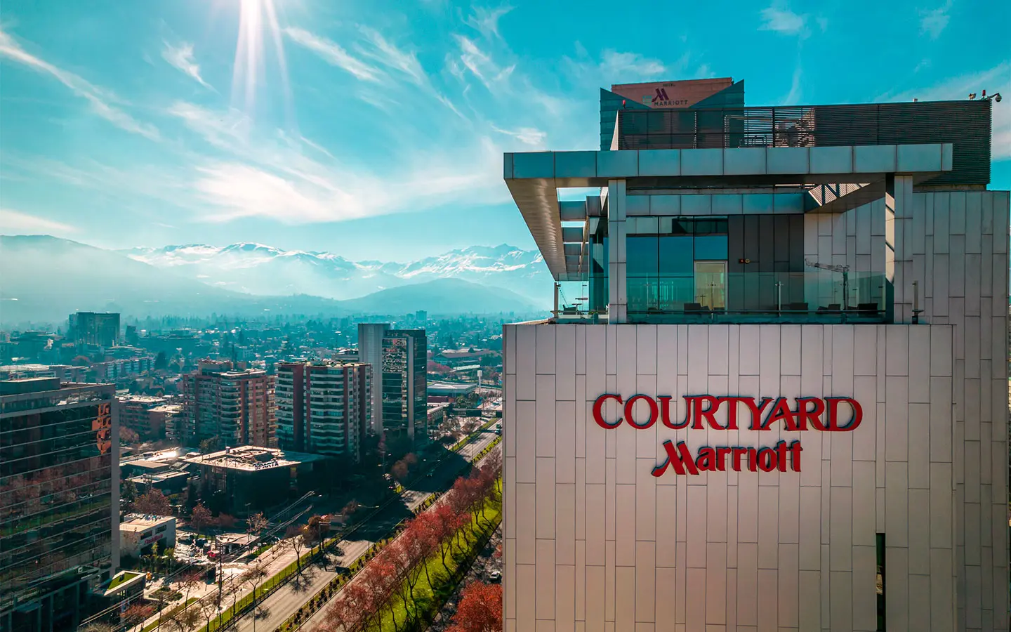 Courtyard Santiago Las Condes: Sustentabilidad y Hospitalidad de Calidad