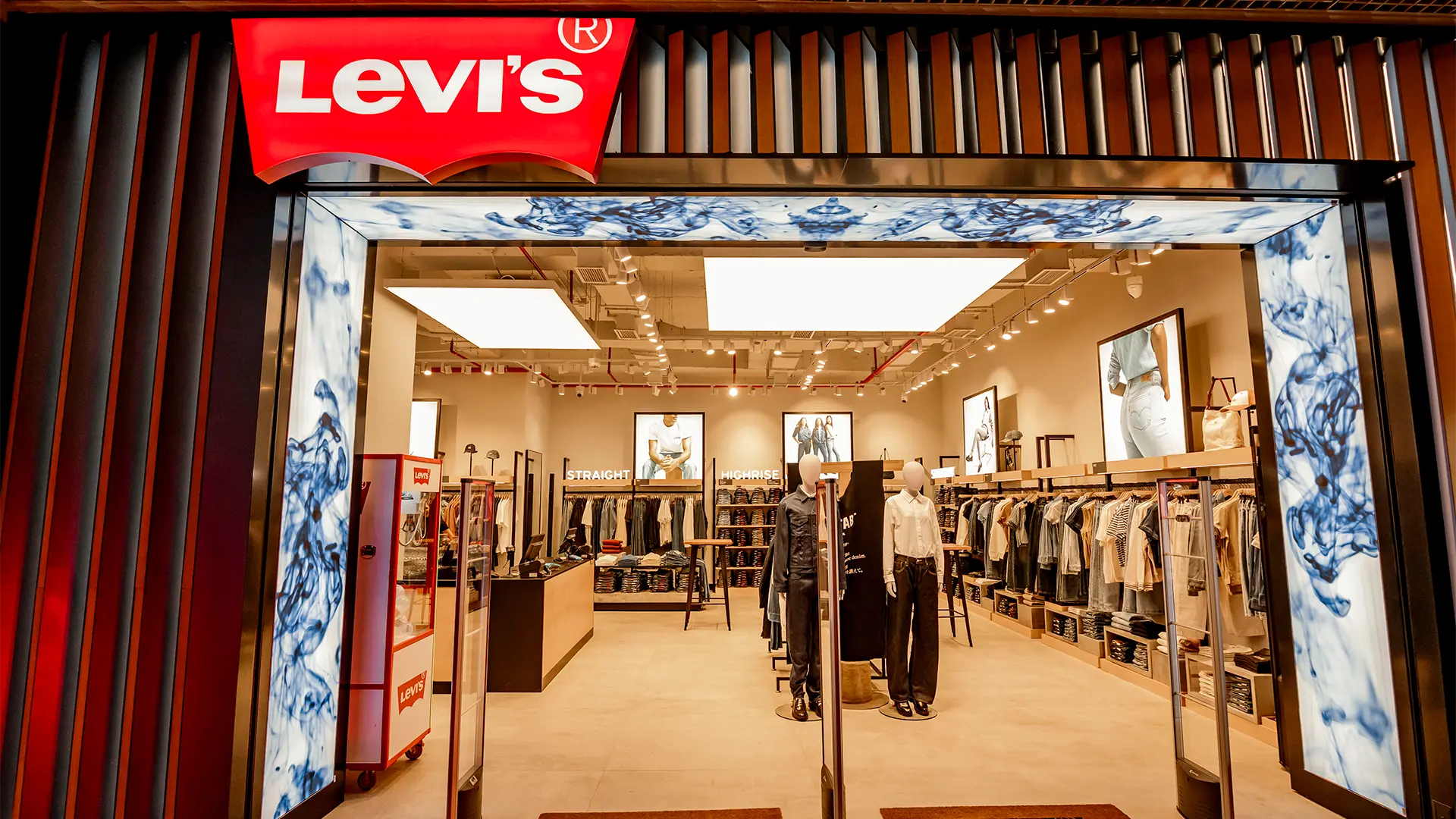 Levi’s inaugura nueva tienda en Casa Costanera