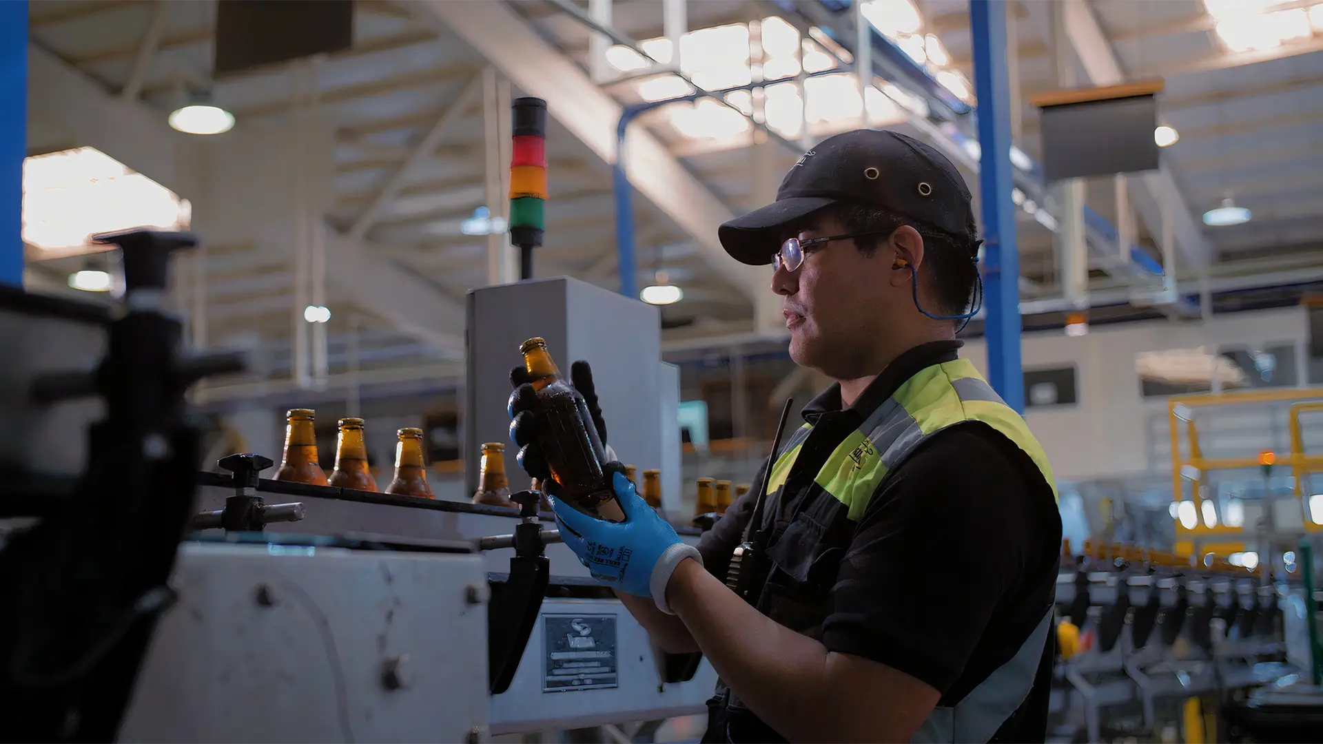 UACh y Kunstmann lanzan diplomado cervecero en Valdivia e invitan a postular a dos becas exclusivas