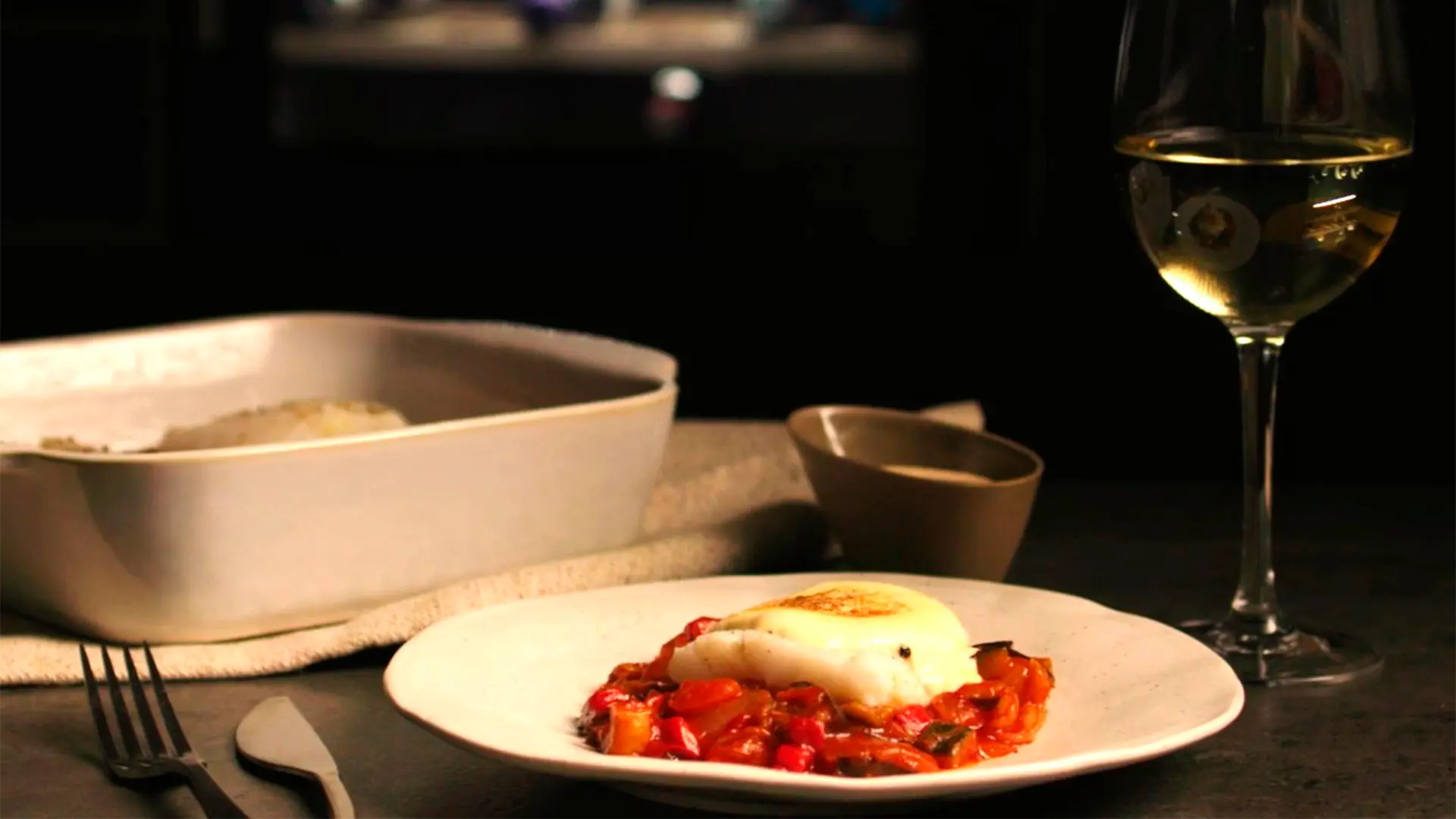 Sabores mediterráneos llegan a la mesa de la mano de una merluza al alioli