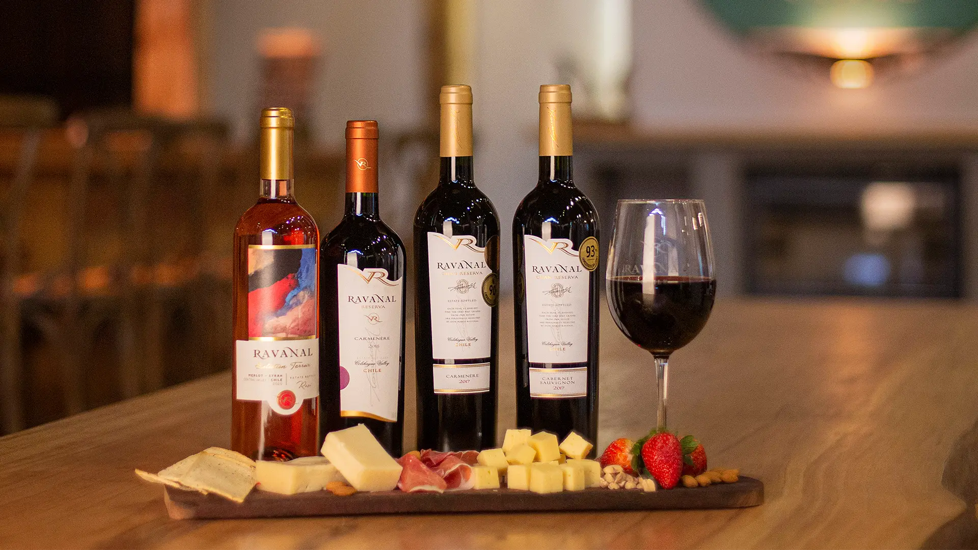 Los 4 vinos que querrás tener en tu mesa esta temporada